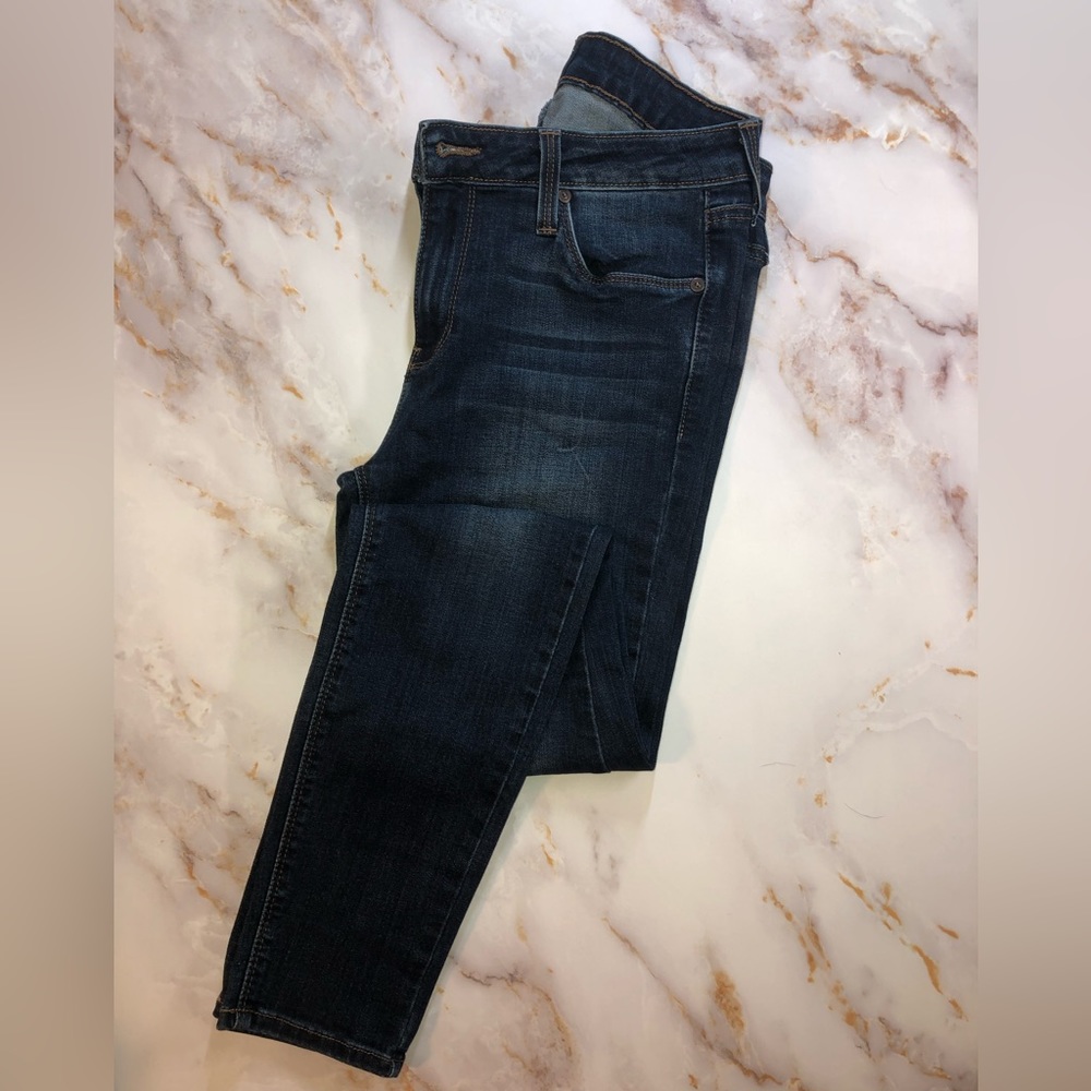 Just black skinny Jean